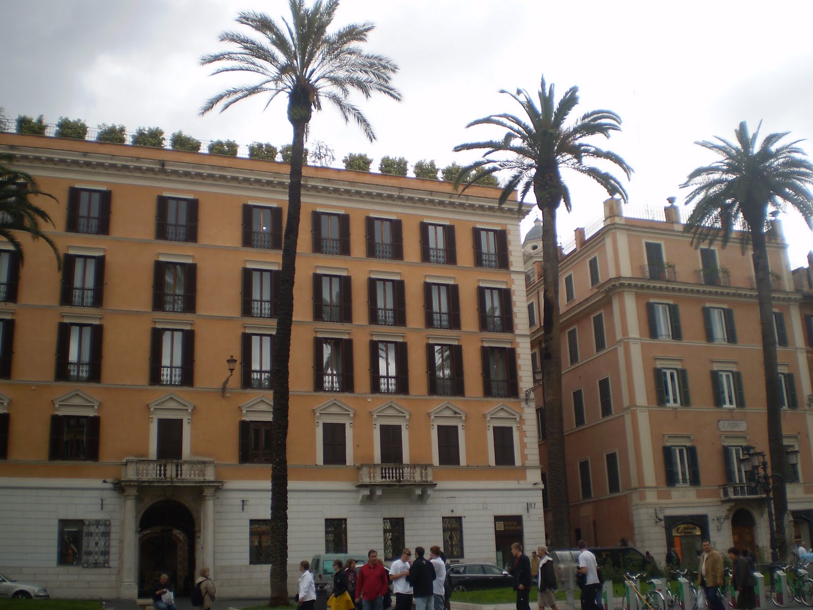 Σπίτια στη μισή τιμή