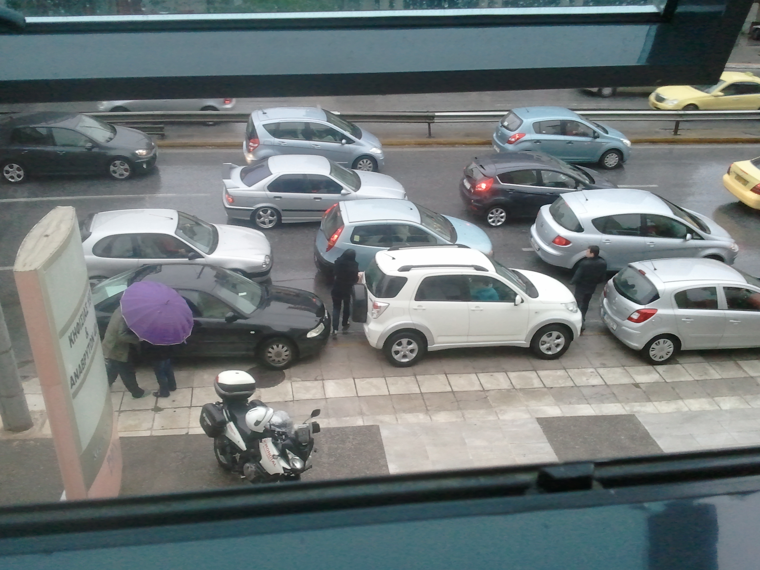 Τώρα-Προβλήματα στους δρόμους