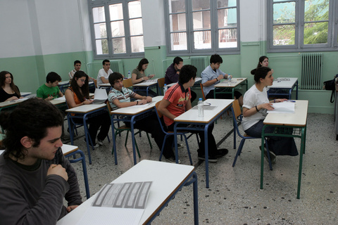 Η κρίση χτυπάει τις πανελλαδικές