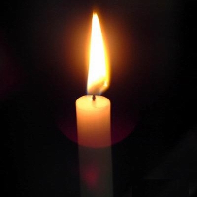 Κάηκαν από τα κεριά που άναψαν