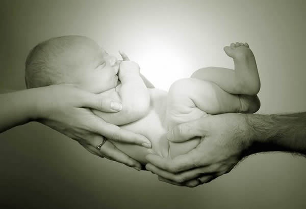 Αυξήθηκε η γονική άδεια