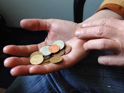 Μειώνουν κι άλλο τις δαπάνες