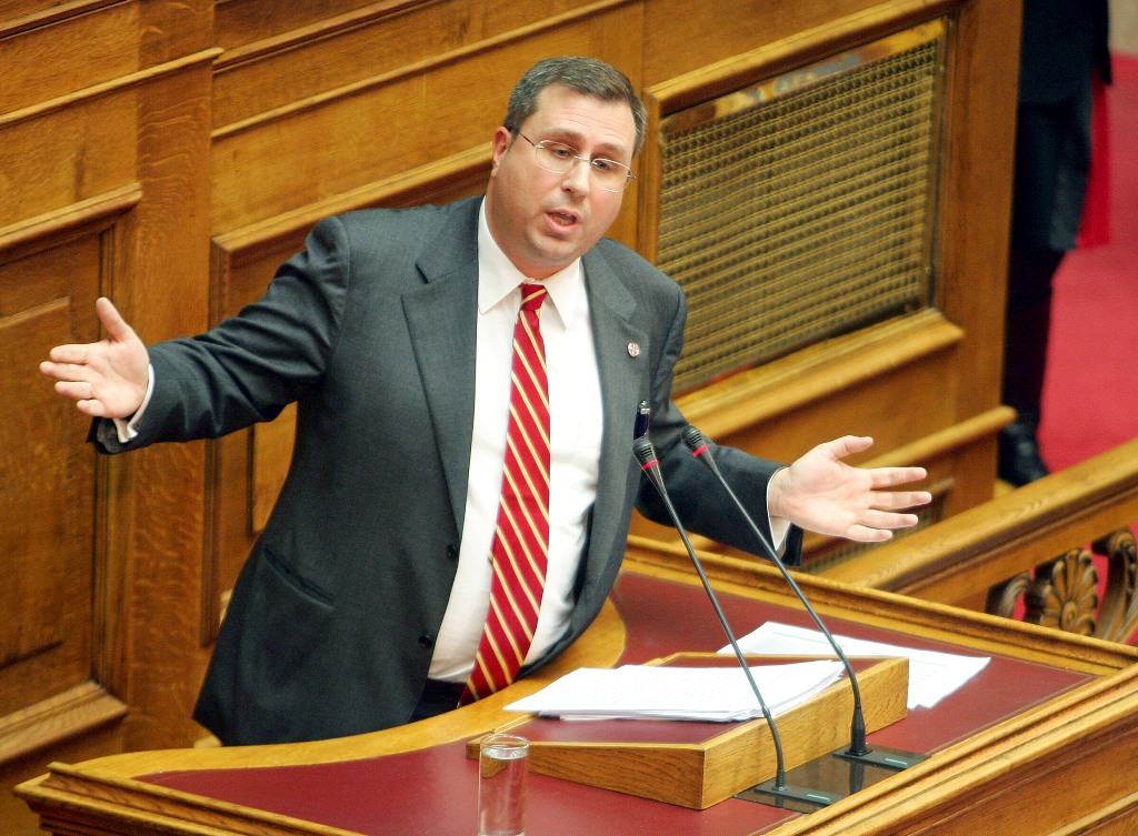 Πέφτουν κατά ριπάς οι τροπολογίες