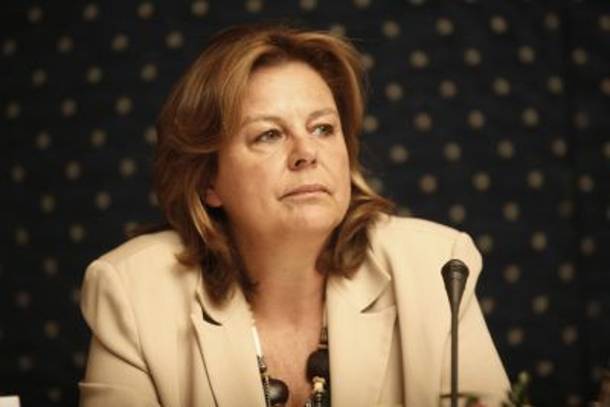 Η Λ.Κατσέλη twittάρει για τα μέτρα