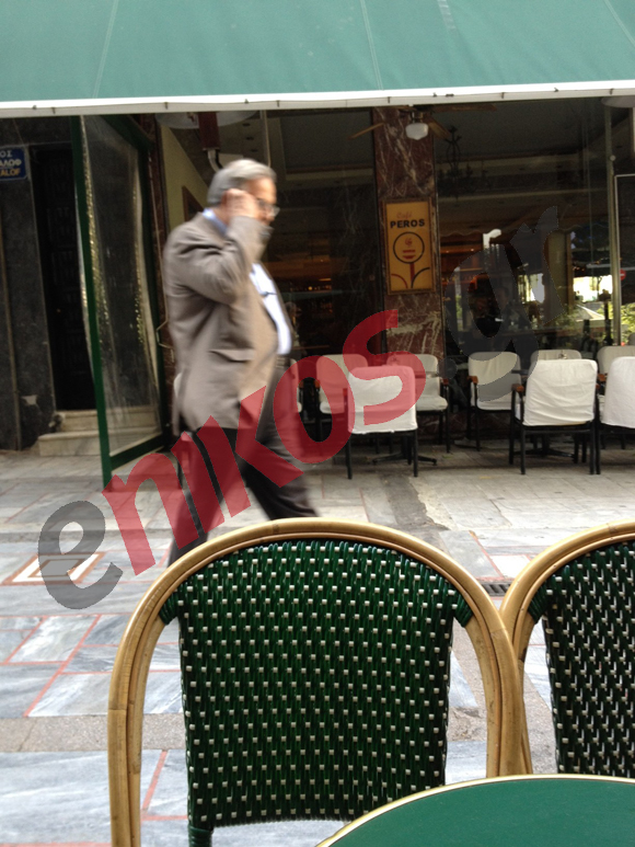 Ο Παπαθανασίου πάει…πλατεία