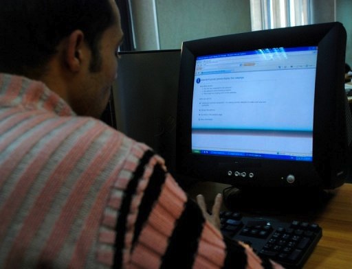 Είδε τη γυναίκα του σε πορνοταινία