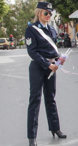 Η πιο sexy τροχονόμος της Κρήτης