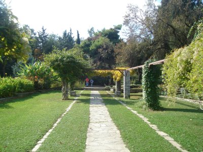 Έκρυψε 120.000 στον κήπο