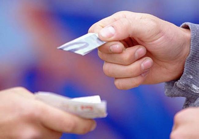 Μάνα και γιος… βαποράκια