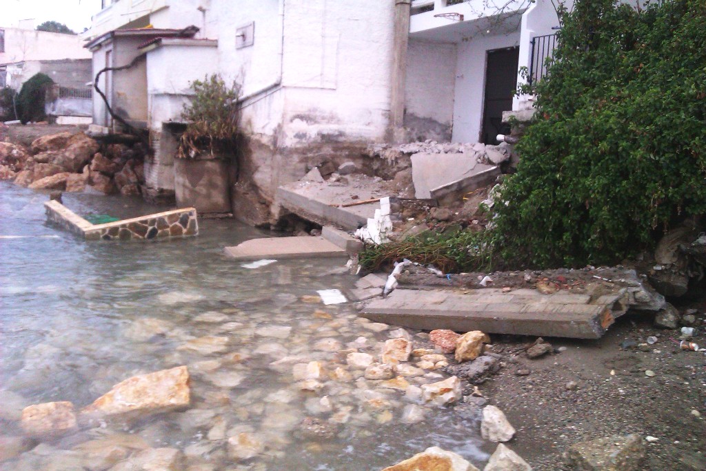 Το Δερβένι βυθίζεται