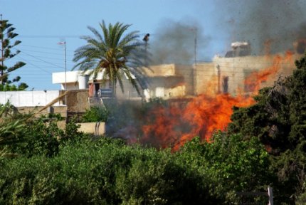 Οι κάτοικοι έσβησαν την πυρκαγιά