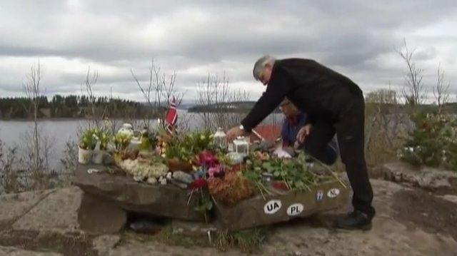 Μνημόσυνο στο νησί Utoeya