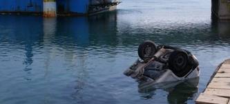 “Βουτιά” στο λιμάνι