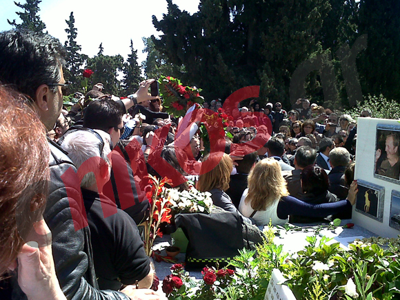 Tώρα-Τραγουδούν στο τελευταίο αντίο