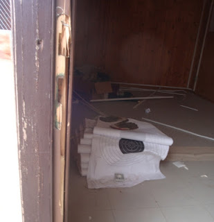 Κλέβουν και καταστρέφουν