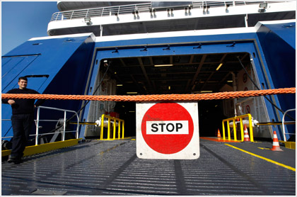 Ούτε αεροπλάνα… ούτε βαπόρια