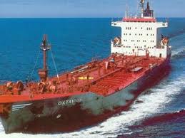 Τώρα-Σε εξέλιξη αποκόλληση δεξαμενόπλοιου