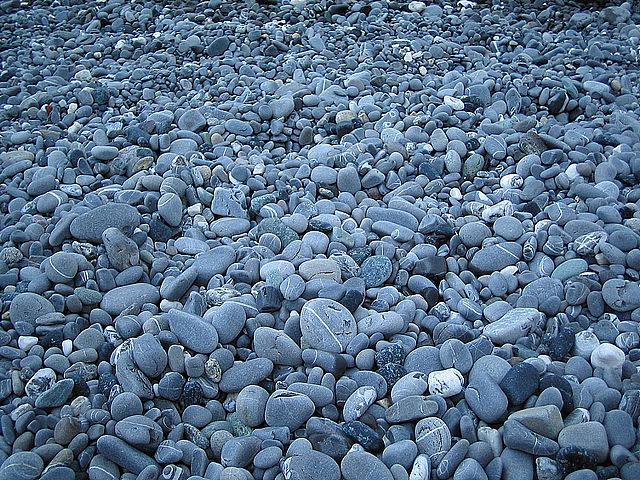 Πετραδάκι, πετραδάκι…