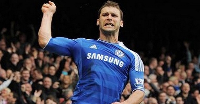 Τον χτύπησε εκτός φάσης