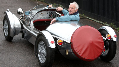 Τυφλός κατασκεύασε αυτοκίνητο