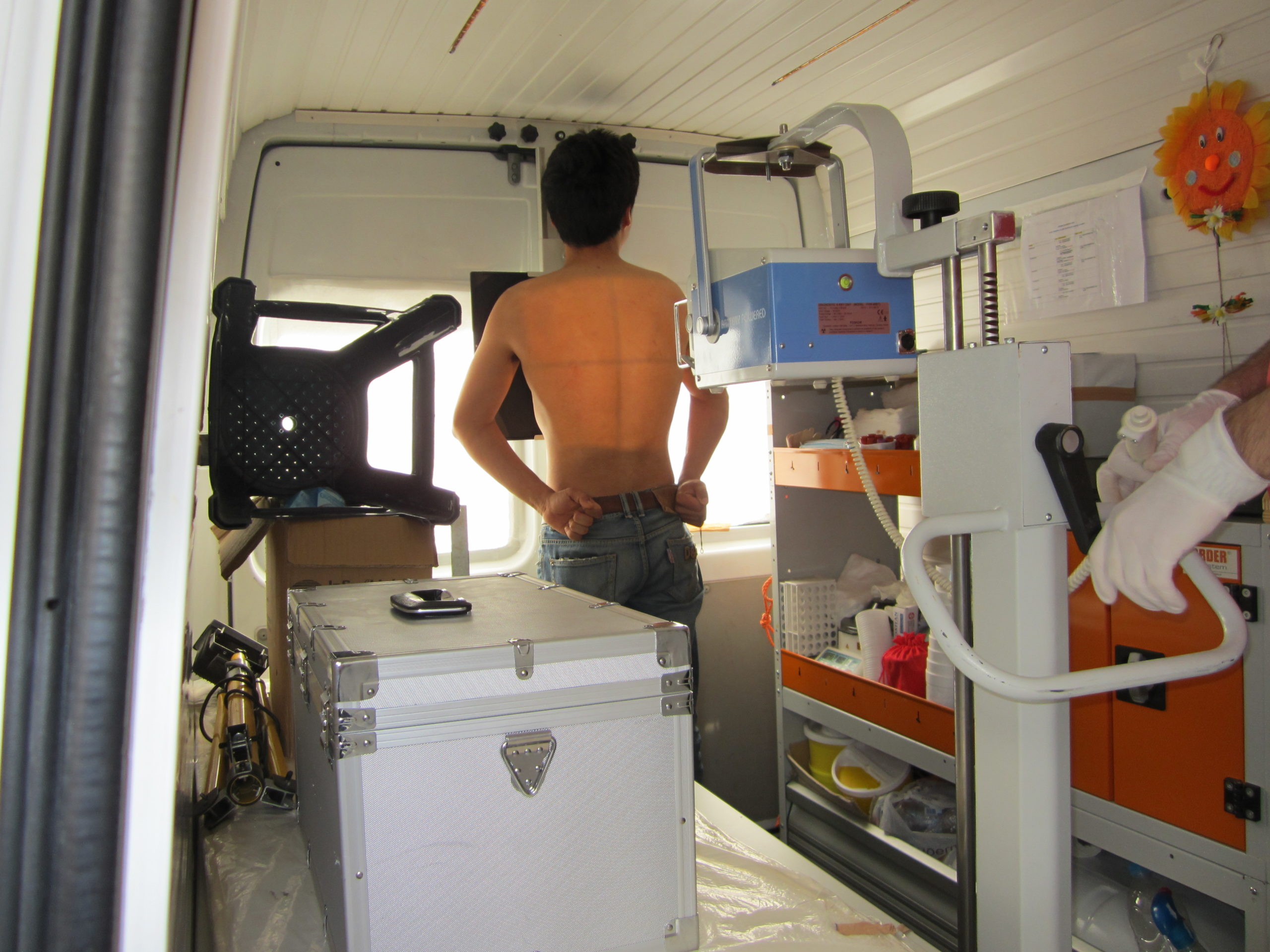 Εξετάσεις στους μετανάστες