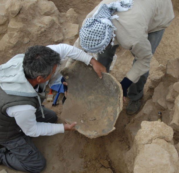 Στις 12:00, στο δρόμο οι αρχαιολόγοι