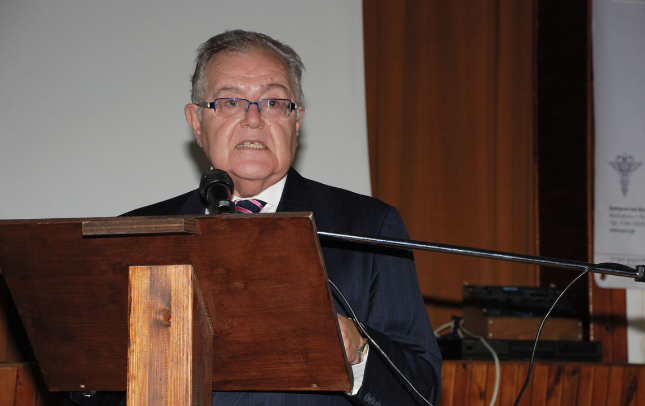 Ένα βήμα πριν τον γκρεμό…