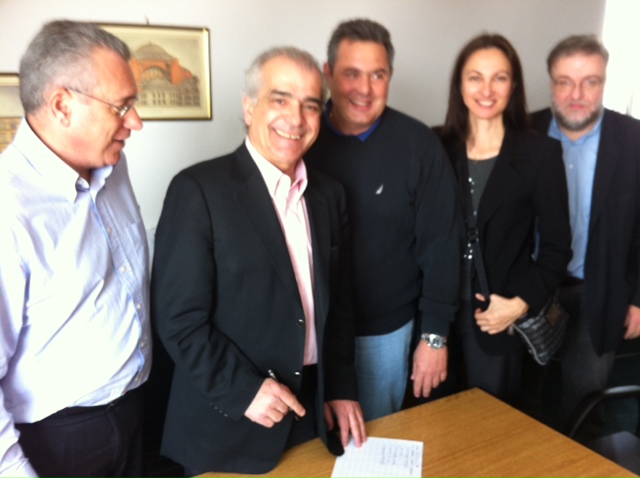 Μόνο στον eniko