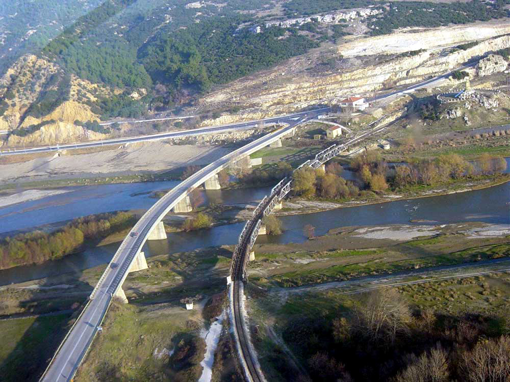 Ξήλωσαν γέφυρα στον Στρυμόνα