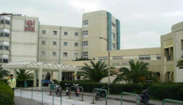 Κάρφωσε μαχαίρι στο λαιμό του