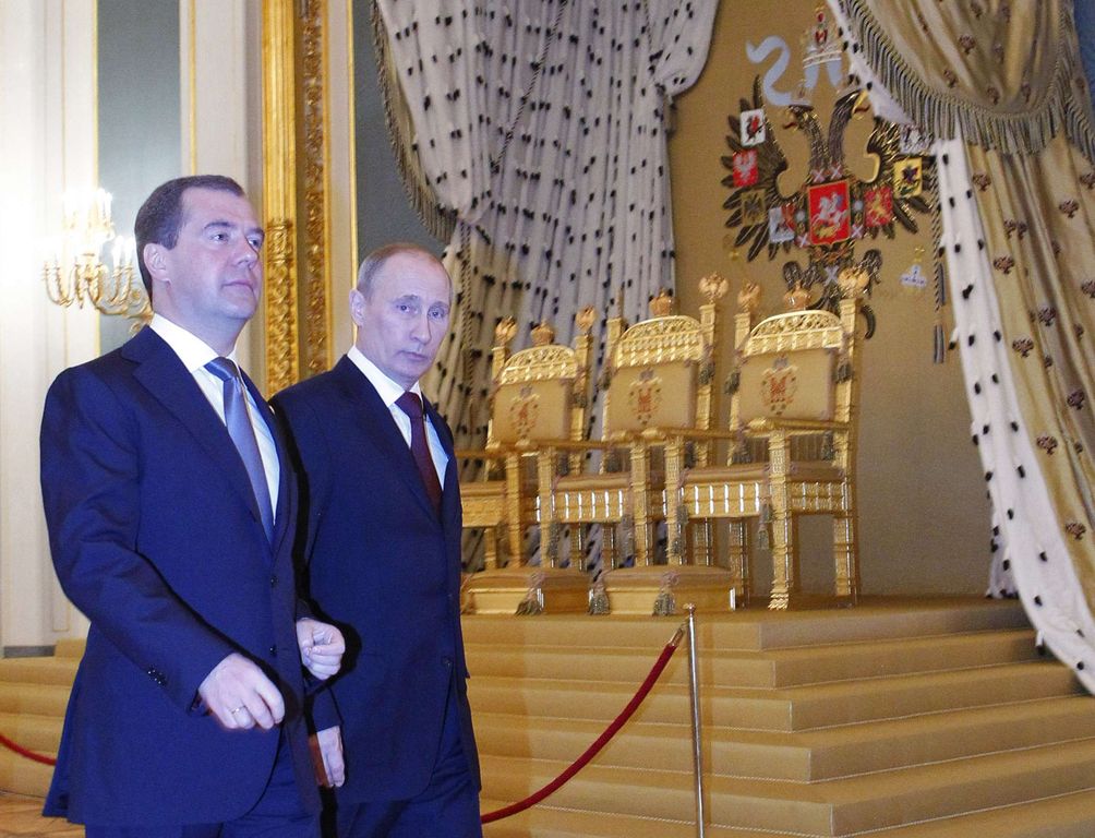 Πρόεδρος ο Μεντβέντεφ