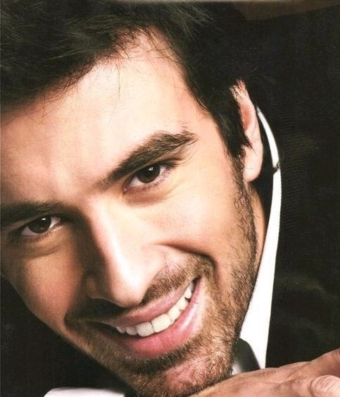 Στη Bουλή ο Αϊβάζης…