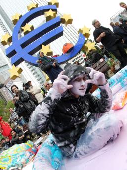 “Χτυπήστε στην καρδιά του…”