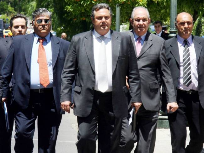 Φάρσα η βόμβα στον Καμμένο