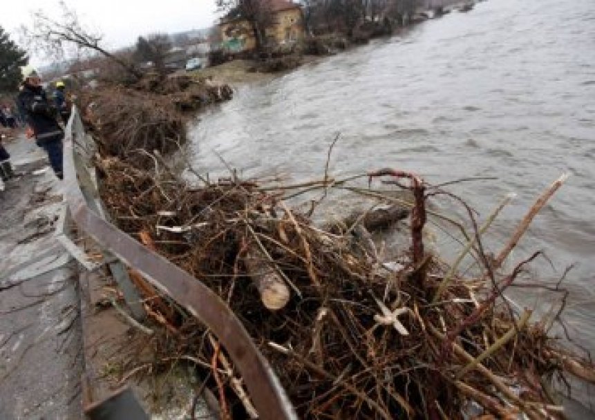 21 νεκροί από πλημμύρες