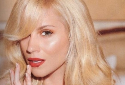 Διαβάζει τις κριτικές η Νάντια;