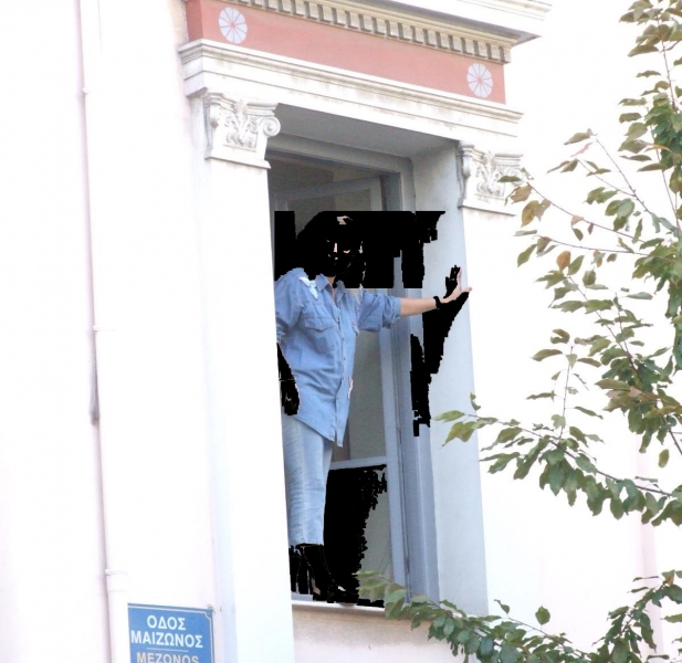 Απειλούσε να πέσει στο κενό για 20€