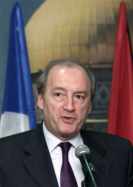 Ποντάρει στην ανάπτυξη ο Ολάντ