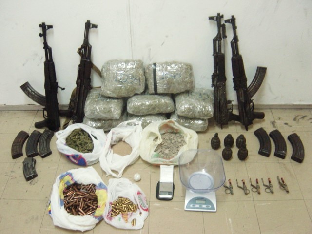 Οπλοστάσιο και ναρκωτικά