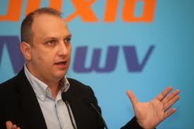 Δεν κατεβαίνει ο Οικονόμου