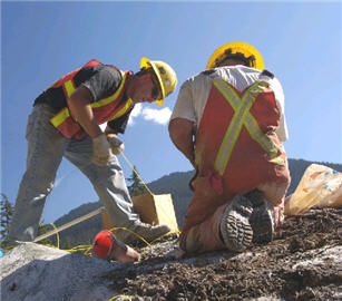 Tώρα-Διαμαρτυρία οικοδόμων