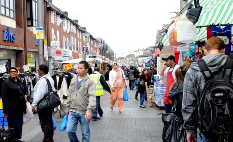 Ένας στους τρεις Άγγλους ρατσιστές