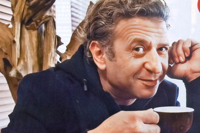 Γυμνός ο Κόκλας στη σκηνή;