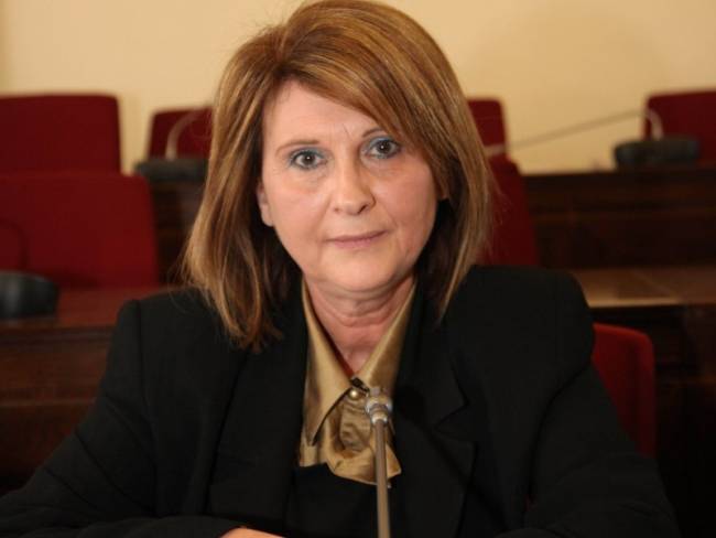 «Άχρηστη η κυβέρνηση»