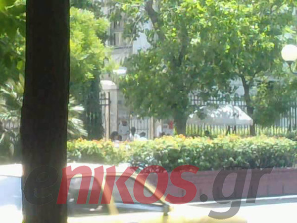 Τώρα -Έξω από την ΑΣΟΕΕ