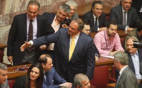 Το “εγέρθητω” του Καραμανλή