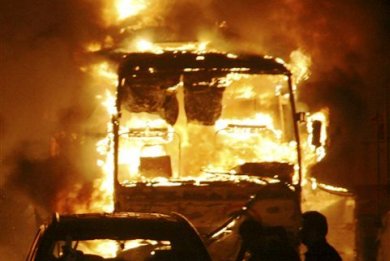 Κάηκαν τρία φορτηγά