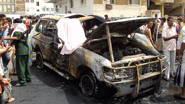 12 νεκροί σε επίθεση αυτοκτονίας