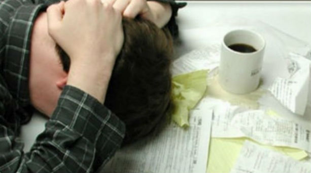 800.000 άνεργοι τον Απρίλιο