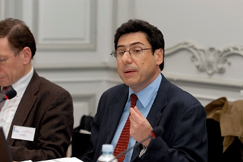 Γάλλος προτείνει νέο “κούρεμα”